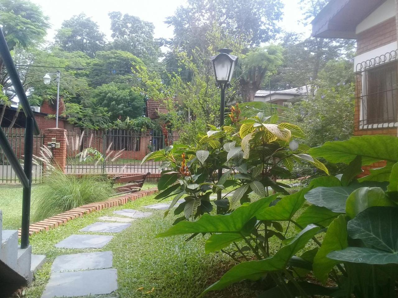 Hospedaje Los Vencejos Puerto Iguazu Exterior photo